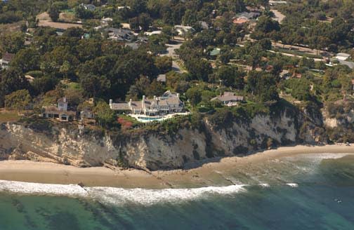 This is the image that Streisand sued over. Her oceanfront Malibu mansion is at the center of the picture.

Copyright (C) 2002-2023, Kenneth & Gabrielle Adelman, California Coastal Records Project, www.Californiacoastline.org                       