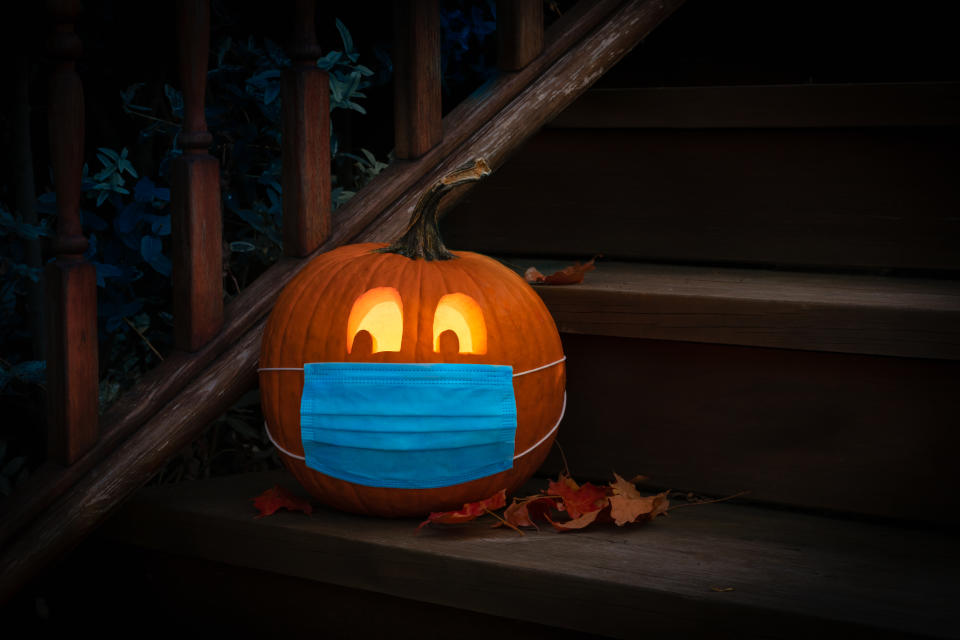 Is it possible to celebrate Halloween safely? Yes, with precaution, say experts. (Photo: Getty Images)