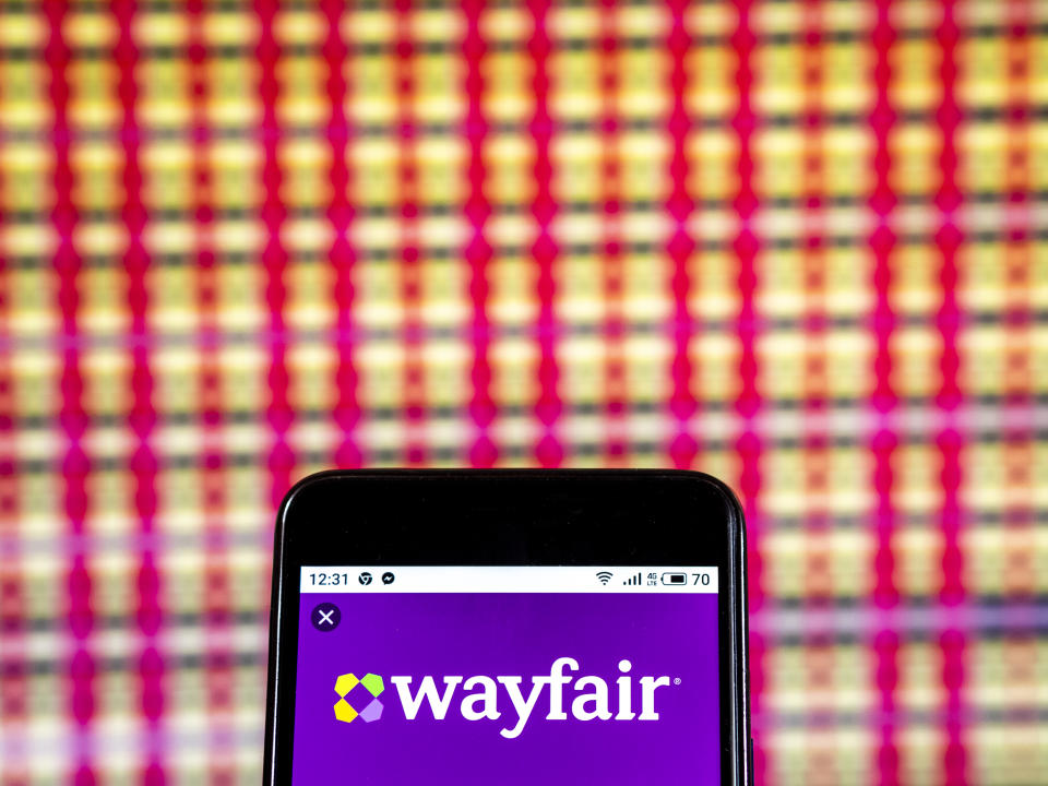 Verschönere dein Homeoffice - bei Wayfair sind aktuell viele Büromöbel reduziert (Bild: Getty Images)