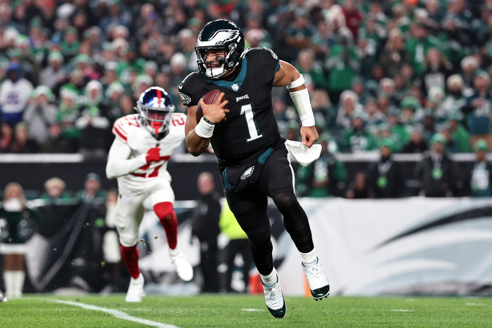 It wasn't easy, but Jalen Hurts and the Eagles beat the Giants on Christmas to end their three-game losing skid. (Photo by Dustin Satloff/Getty Images)