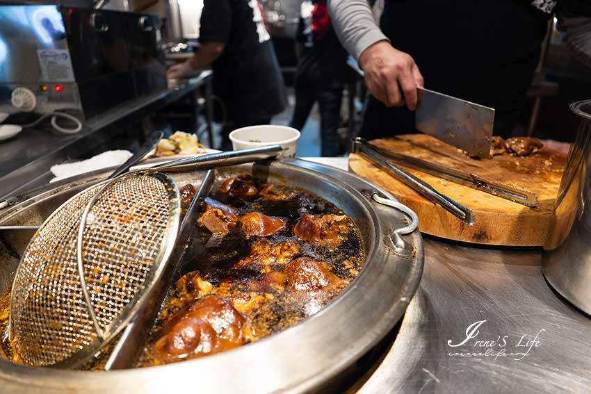 新北三重｜歐買尬豬霸王豬腳飯專賣店