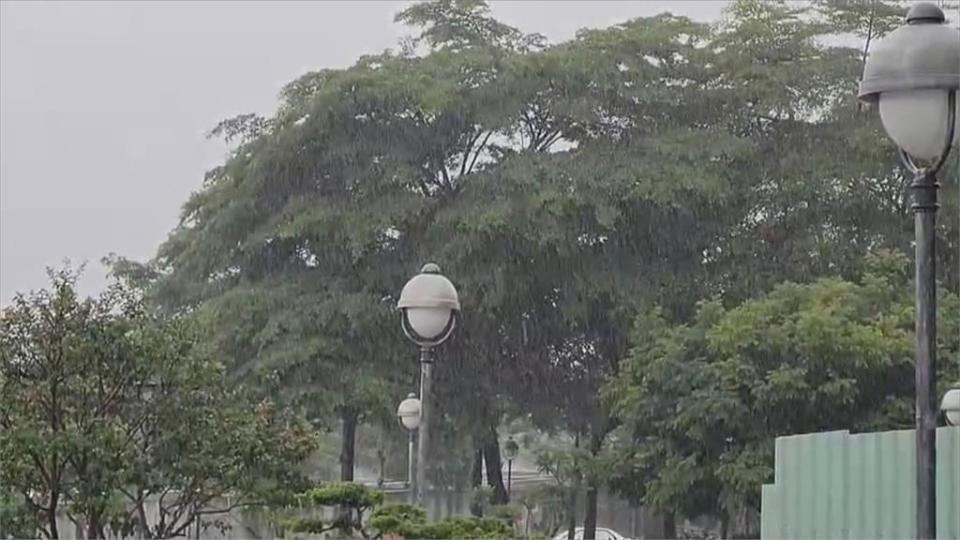 南高屏發布大雨特報　週末後天氣更不穩