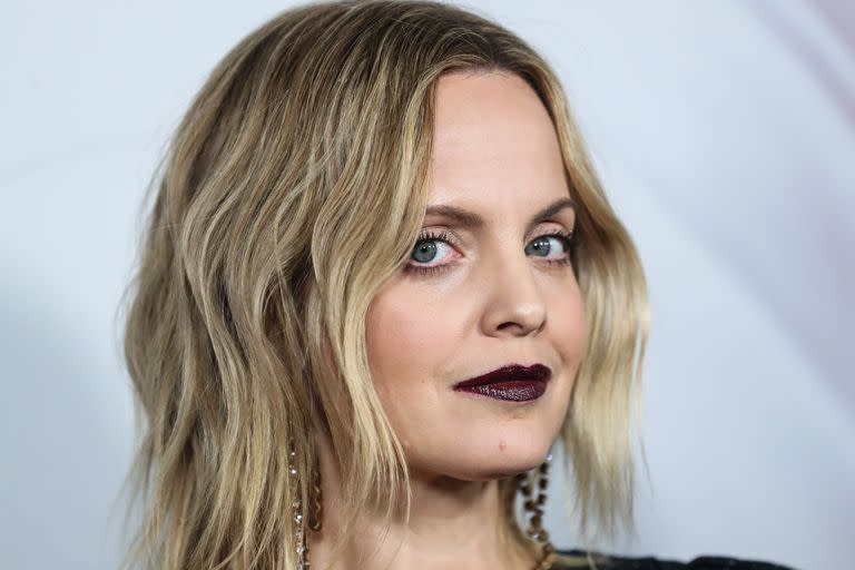 Mena Suvari narró un episodio muy duro de su vida privada y aseguró que fue víctima de abuso y manipulación