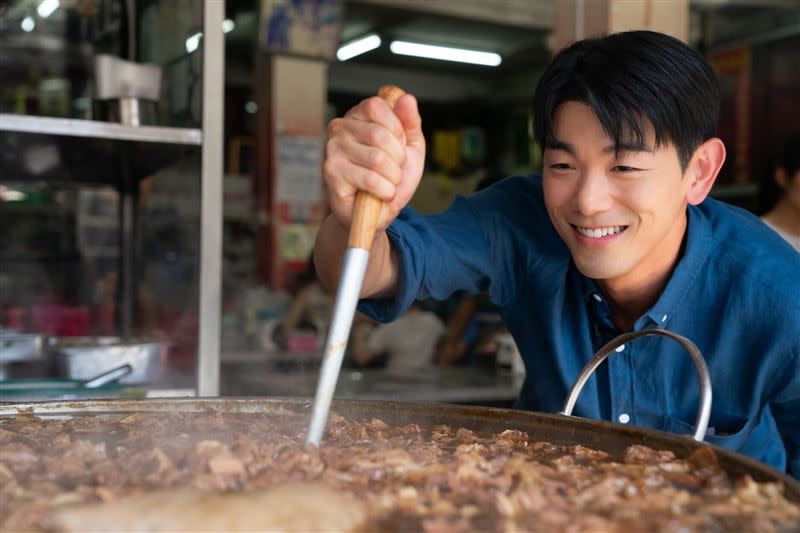 「郭炎松」是曼谷最有名的餐廳之一，店內的牛肉湯頭已經熬了半個世紀，濃郁又美味。（圖／品牌業者提供）