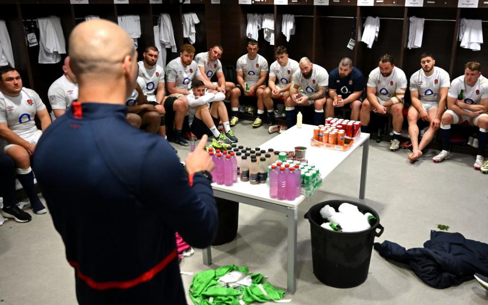 England head coach Steve Borthwick talks to his players after the Guinness Six Nations 2024 match between France and England at Groupama Stadium on March 16, 2024 in Ly