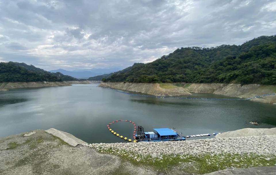 供應大台中用水的鯉魚潭水庫，不到一天降下超過70毫米雨量。（圖：民眾提供）