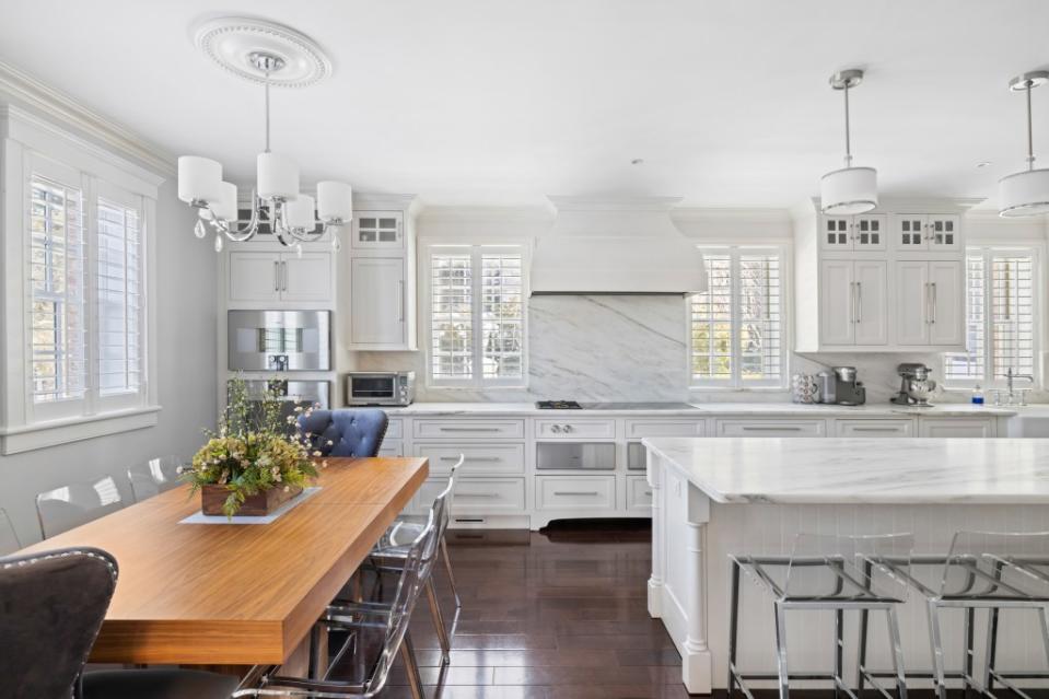 The indoor kitchen, full of light, has eat-in space, too. Melanie Greene/GreeneHouse NYC