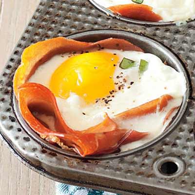 Baked Prosciutto and Egg Cups