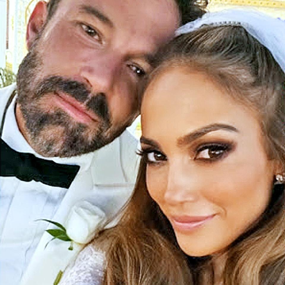 https://www.instagram.com/reel/CgIaA1kAMlz/? chrisappleton1 Verified Last minute feelings before the wedding …. �� 1higshid=YmMyMTA2M2Y%3D Jennifer Lopez uploaded to her newsletter pics from her and Ben's wedding. Credit: On The JLo