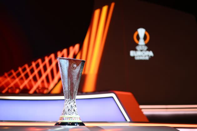 Foto de archivo del trofeo de la UEFA. (Photo: Lukas Schulze - UEFA via Getty Images)