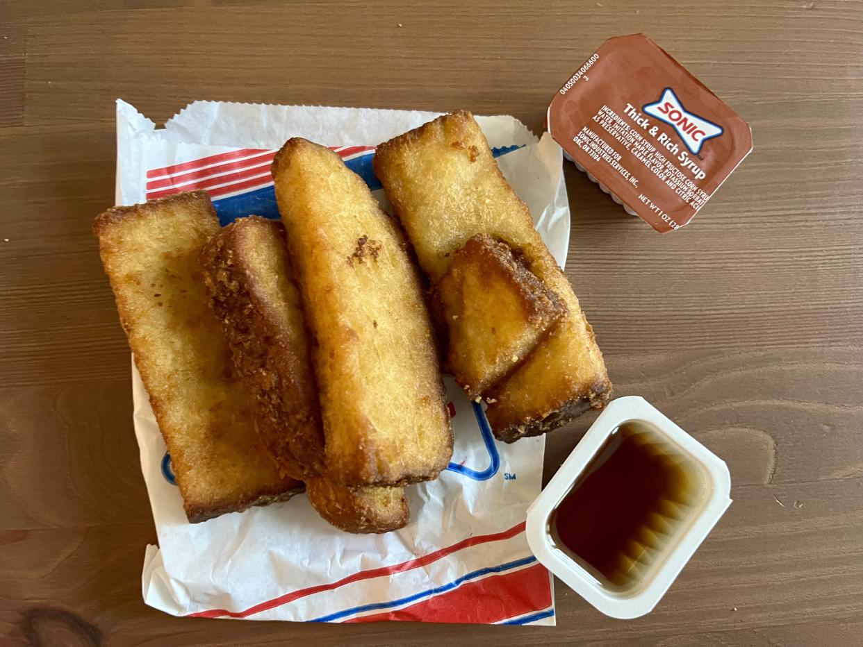 french toast sticks with maple syrup dipping sauce from sonic