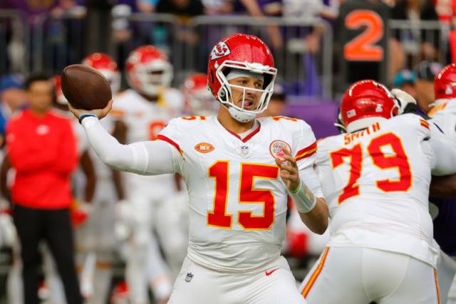 Patrick Mahomes reaches 25,000 passing yards in record fashion