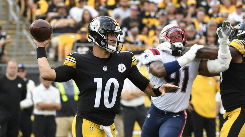 Pittsburgh Steelers quarterback Mitch Trubisky (10) prepares to pass during the first half of an NFL football game against the New England Patriots in Pittsburgh, Sunday, Sept. 18, 2022. (AP Photo/Don Wright)