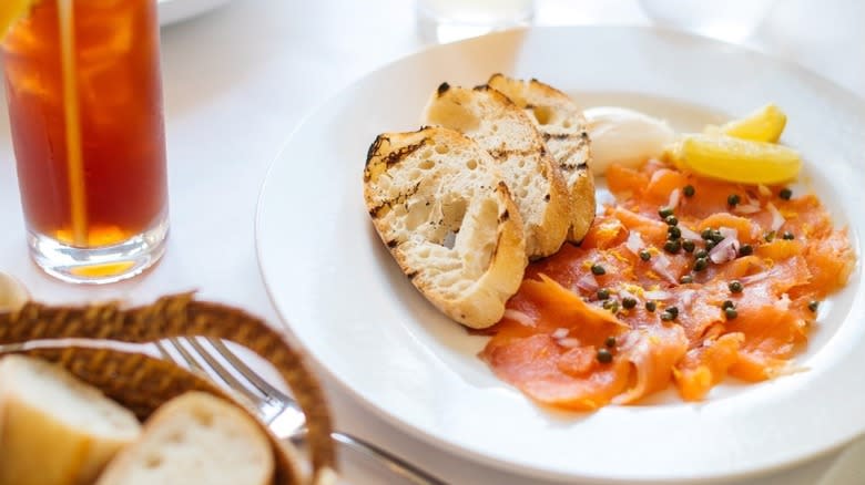 Smoked salmon and bread