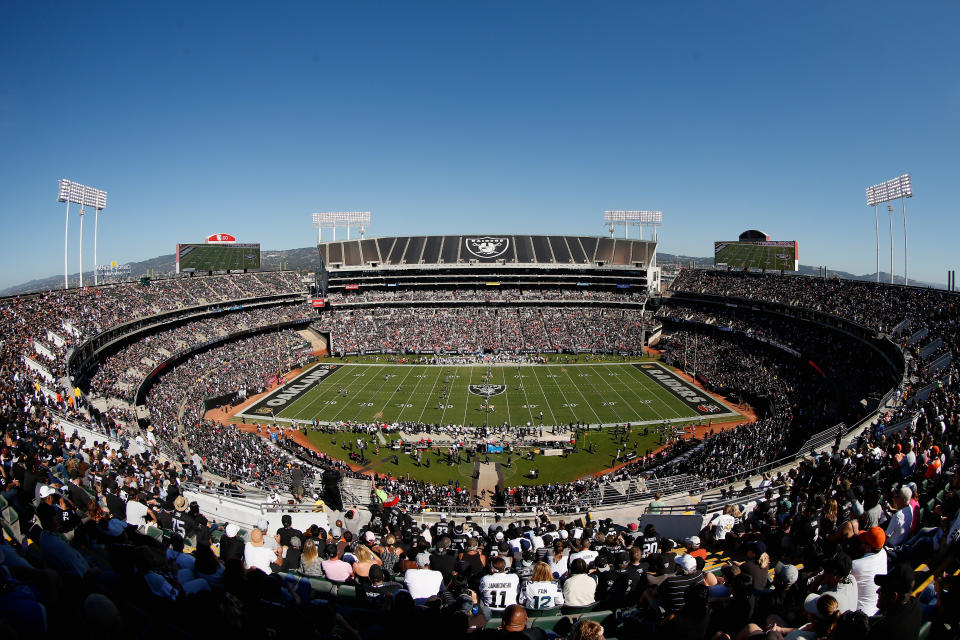 The Raiders have reportedly resumed talks with Oakland–Alameda County Coliseum officials. (Photo by Ezra Shaw/Getty Images)