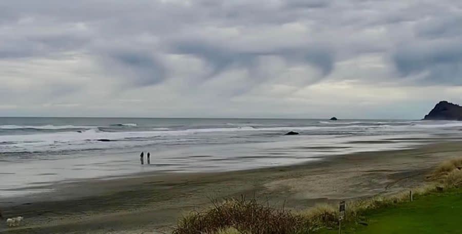 Virga is seen over Lincoln City, Oregon, on Saturday afternoon. (KOIN)