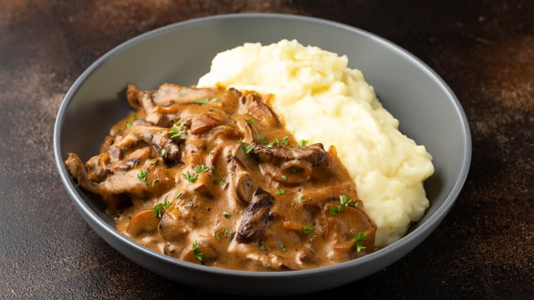 Beef stroganoff with potatoes