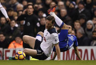 <p>Britain Football Soccer – Tottenham Hotspur v Chelsea – Premier League – White Hart Lane – 4/1/17 Chelsea’s Pedro is fouled by Tottenham’s Jan Vertonghen Reuters / Dylan Martinez Livepic EDITORIAL USE ONLY. No use with unauthorized audio, video, data, fixture lists, club/league logos or “live” services. Online in-match use limited to 45 images, no video emulation. No use in betting, games or single club/league/player publications. Please contact your account representative for further details. </p>