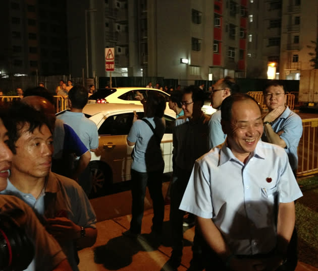 WP chief Low Thia Khiang arrives at the rally ground on Wednesday. (Yahoo! photo)