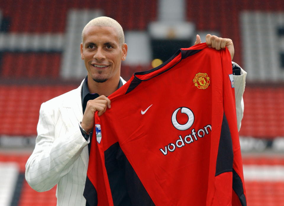 Rio Ferdinand to Manchester United for £30m