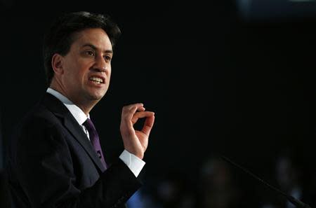 Britain's opposition Labour Party Leader Ed Miliband speaks at the London Business School in London March 12, 2014. REUTERS/Suzanne Plunkett