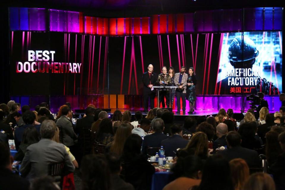 SANTA MONICA, CALIFORNIA - FEBRUARY 08: (L-R) Steven Bognar, Julia Reichert, Julie Parker Benello, Jeff Reichert, and Lindsay Utz accept the Best Documentary Feature award for 'American Factory' onstage during the 2020 Film Independent Spirit Awards on February 08, 2020 in Santa Monica, California. (Photo by Tommaso Boddi/Getty Images)