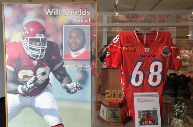 Best Kansas City Chiefs player to wear every jersey number