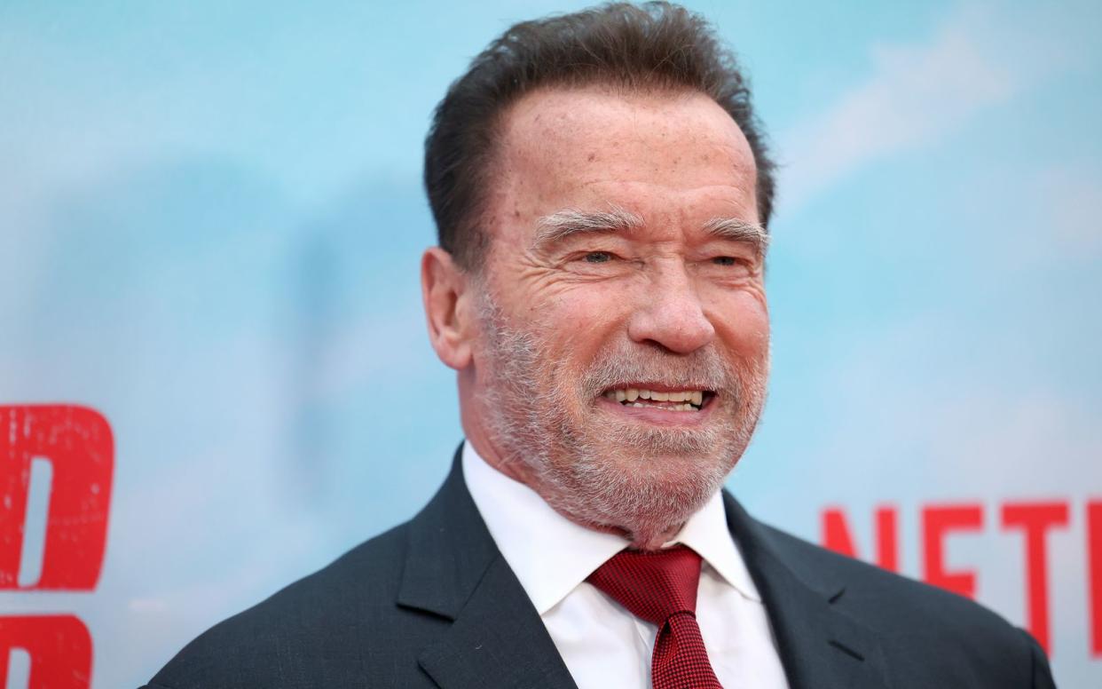 Wenn es nach Arnold Schwarzenegger ginge, würde er sich sofort als Präsident aufstellen lassen. Der Grund? "Es gibt nicht wirklich eine Person, die alle zusammenbringen kann", erklärte er. (Bild: 2023 Getty Images/Phillip Faraone)