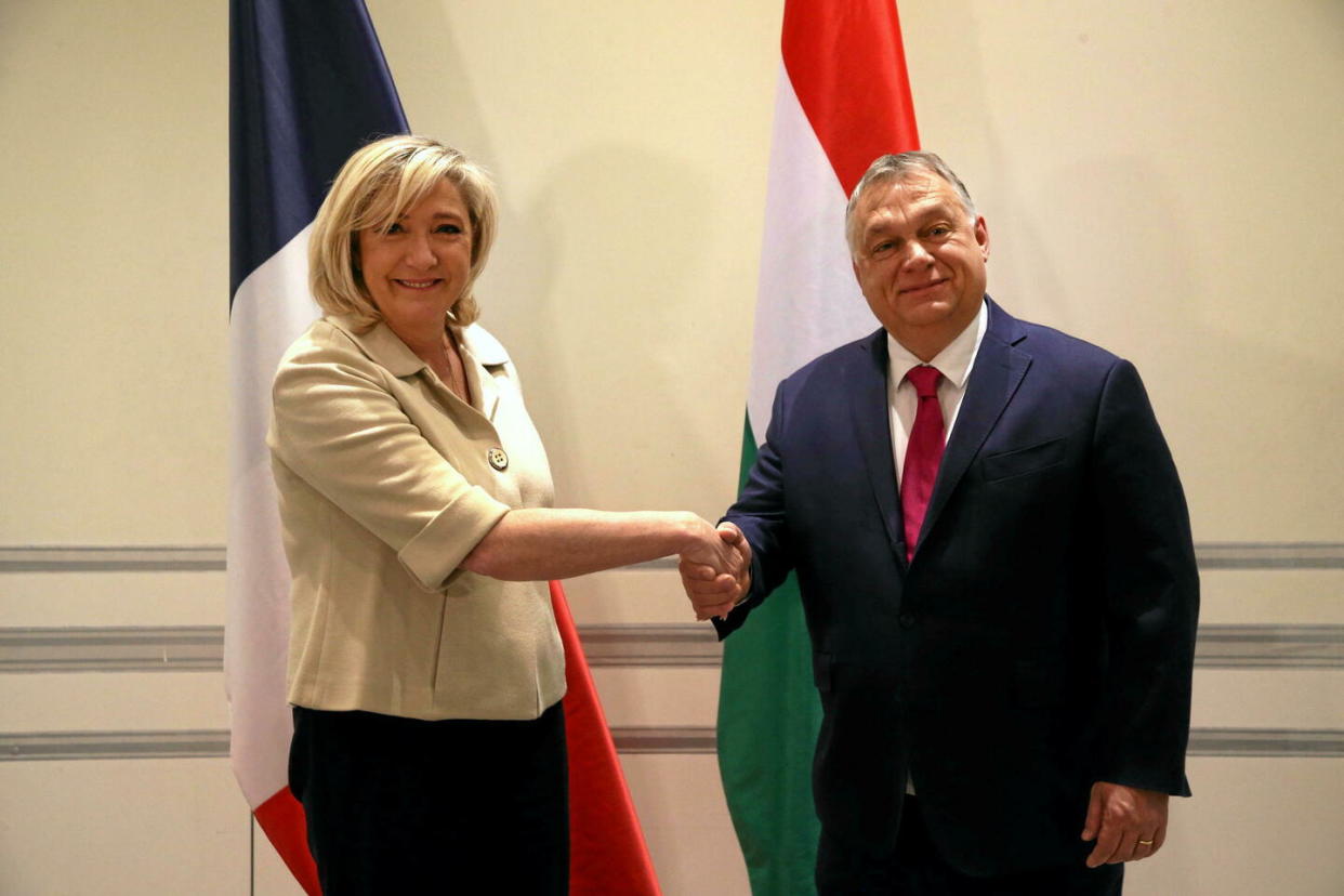 Marine Le Pen et Viktor Orban, ici en 2022, vont-ils s'associer au Parlement européen ?  - Credit:Alain Robert/Sipa