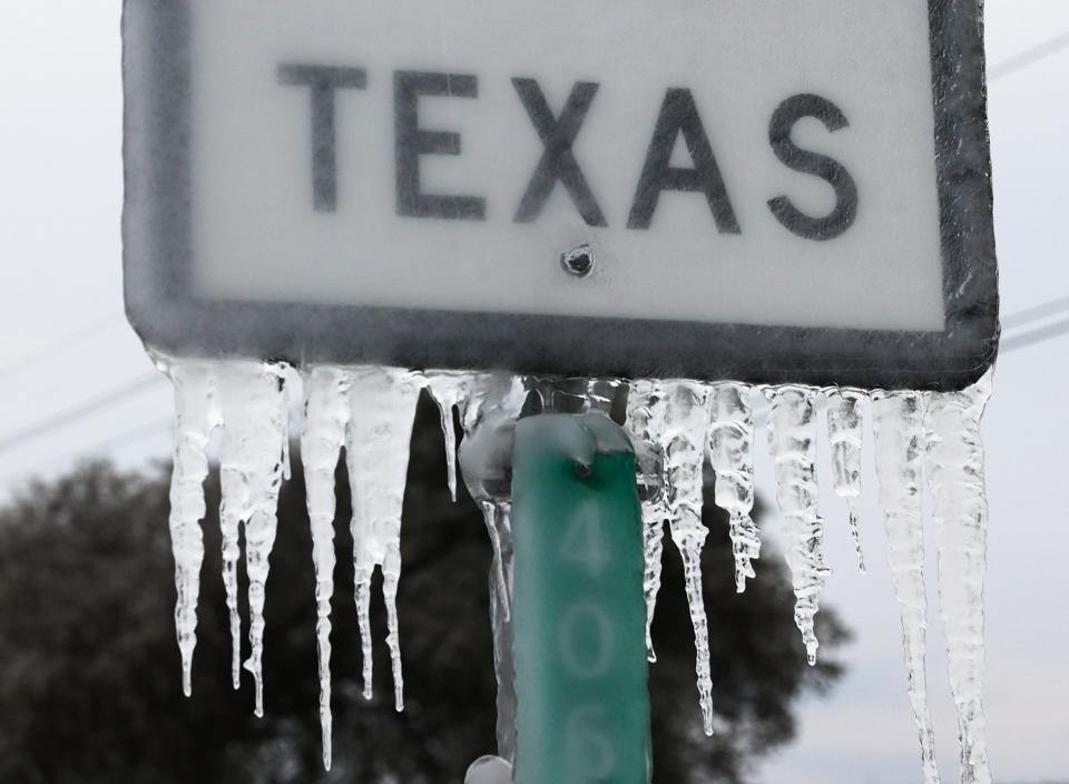 <p> Un hombre fue encontrado muerto de frío en su sillón reclinable en Texas , donde al menos 24 personas murieron debido a la tormenta invernal  </p> (Getty Images)