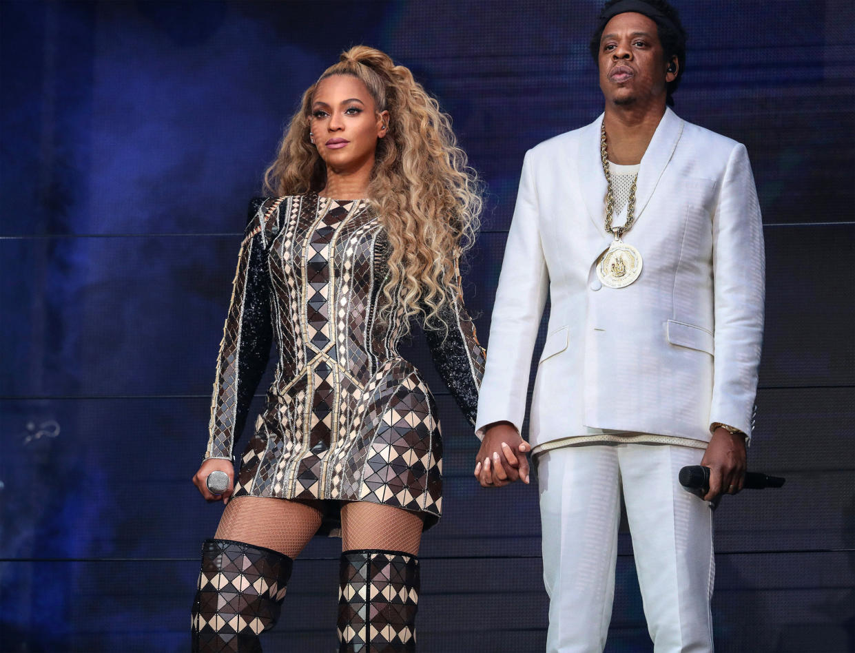 Das Styling-Team von Beyoncé und Jay-Z hat die Klamotten für ihr neues Video bedacht ausgewählt. (Bild: Rex Features)