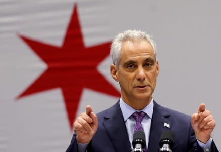 FILE PHOTO: Chicago Mayor Rahm Emanuel delivers a speech in Chicago, Illinois, U.S., September 22, 2016. REUTERS/Jim Young/File Photo