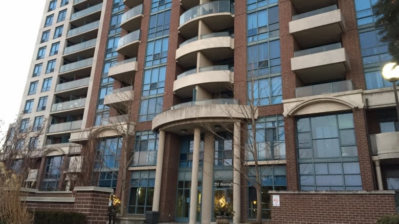 Police launch hate crime probe after anti-Semitic notes found at North York condo