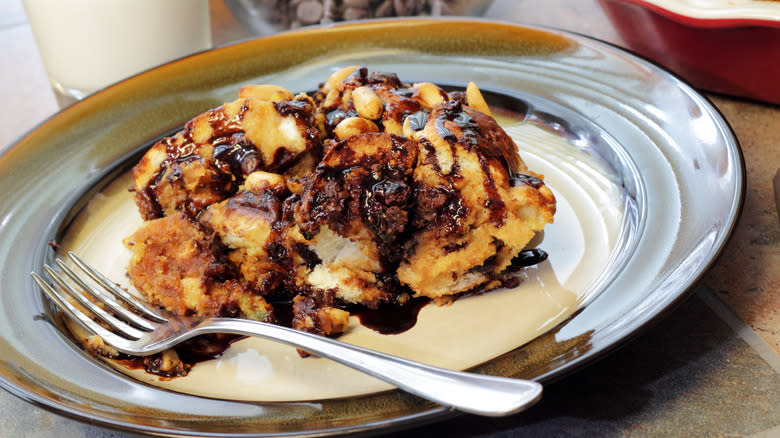 bread pudding with sauce