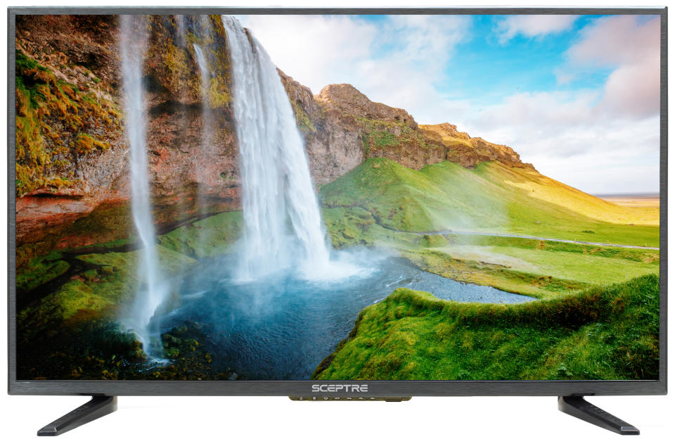 Save $100 on this HD TV. (Photo: Walmart)