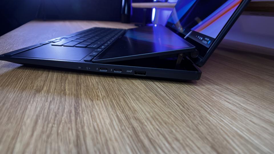 Asus Zenbook Pro 14 Duo OLED