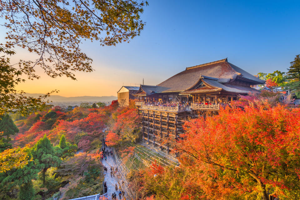 Kiyomizu-dera during autumn. (Photo: Gettyimages)