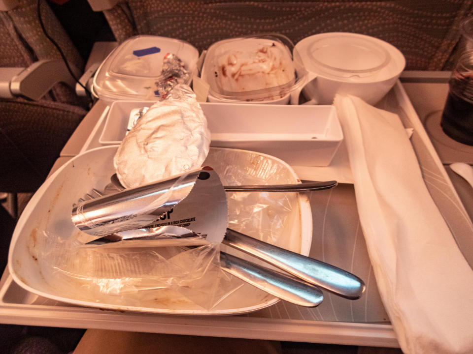 The waste from a meal on an Emirates flight.  (Photo: Alphotographic via Getty Images)