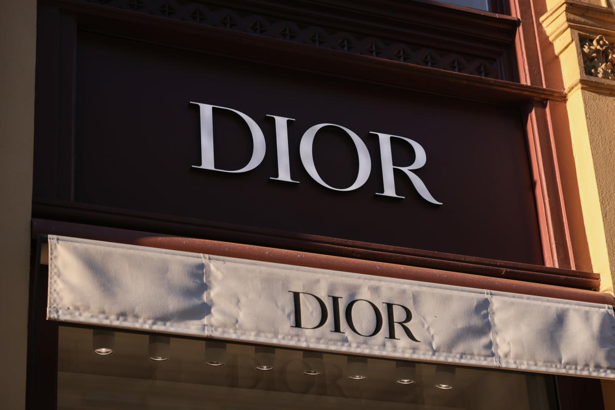 El exterior de una tienda de Dior 2022 en Múnich, Alemania. (Photo by Jeremy Moeller/Getty Images)