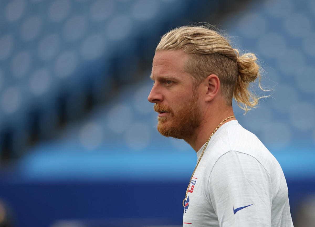 Buffalo Bills' Cole Beasley Fined Over COVID Protocols: Report