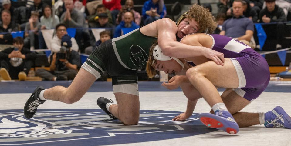 Rumson-Fair Haven's Sonny Amato (right) and Raritan's Zach Reilley (left) could meet in the Region 5 144-pound final.