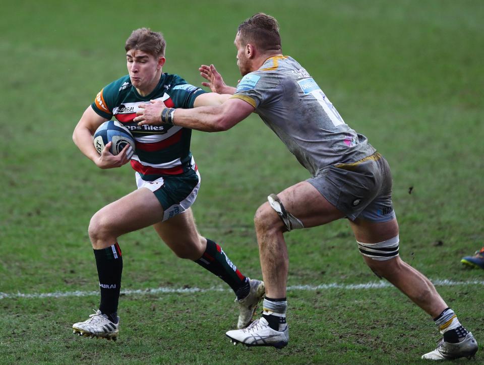 Jack Van Poortvliet of Leicester Tigers holds off Brad Shields of Wasps during the Gallagher Premiership Rugby match between Leicester Tigers and Wasps  - Matthew Lewis/Getty Images