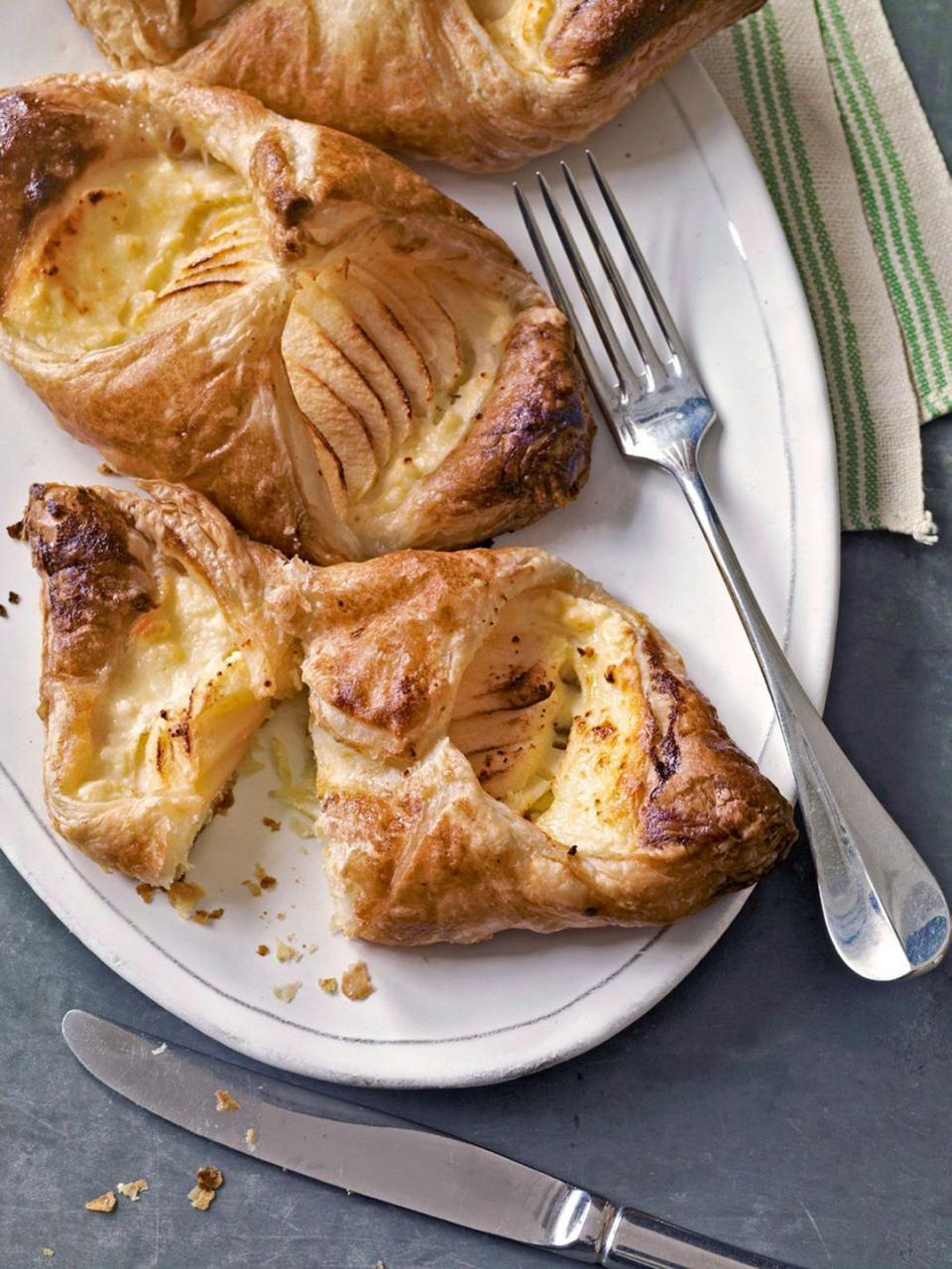 Apple-Cheese Danish