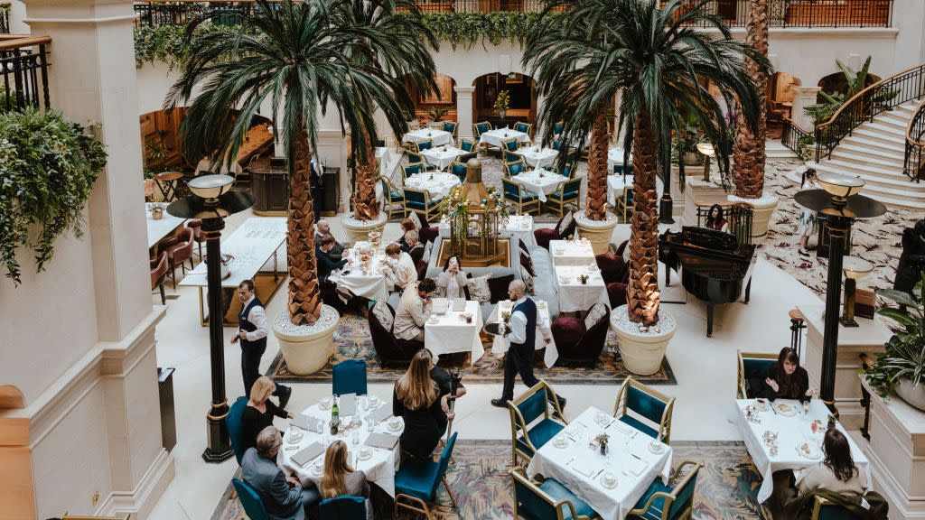 afternoon tea service at the landmark in london