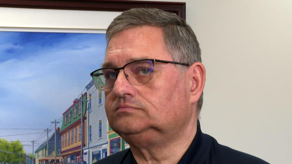 St. John's Coun. Ron Ellsworth disagreed with comments made by former Newfoundland Growlers owner Dean MacDonald on Thursday, who placed much of the blame for the team leaving St. John's on the city.