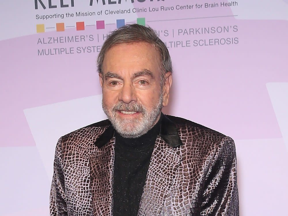 Musiker Neil Diamond verkaufte in seiner Karriere über 130 Millionen Alben. Im Jahr 2018 wurde bei ihm während einer Tournee Parkinson diagnostiziert. (Bild: MJT/AdMedia/ImageCollect)