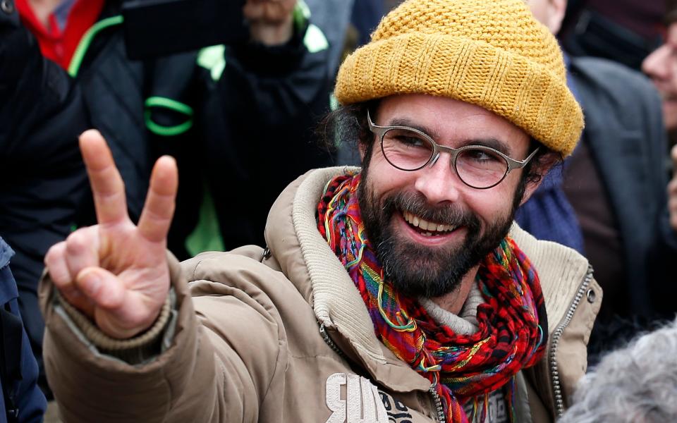 Defiant French farmer Cédric Herrou given suspended fine for helping migrants cross border from Italy