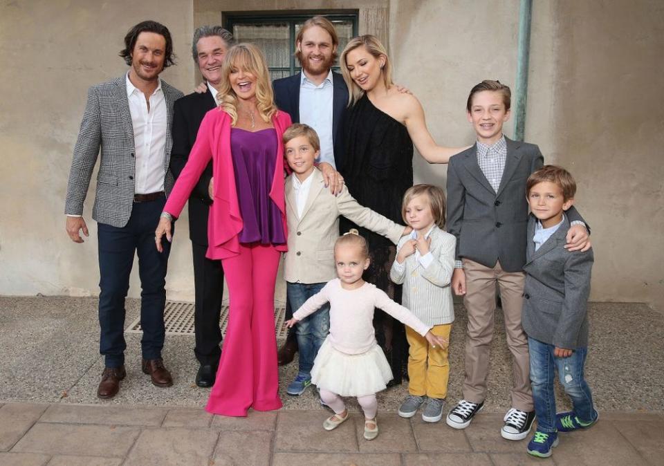 (L-R) Oliver Hudson, Kurt Russell, Goldie Hawn, Wyatt Russell and Kate Hudson with kids Ryder Robinson, Wilder Hudson, Bodhi Hudson, Rio Hudson and Bingham Bellamy.