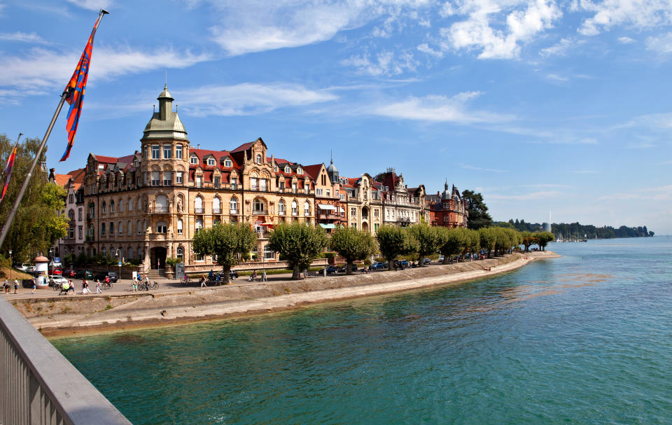 <p>Der nächste innerdeutsche Platz geht an Baden-Württemberg. Das Bundesland bietet eben viel, das sich für einen Besuch eignet: Europa-Park, das Heidelberger Schloss oder die Insel Mainau im Bodensee. Kein Wunder, dass Baden-Württemberg seit drei Jahren konstant bei 3,3 Prozent steht. </p>