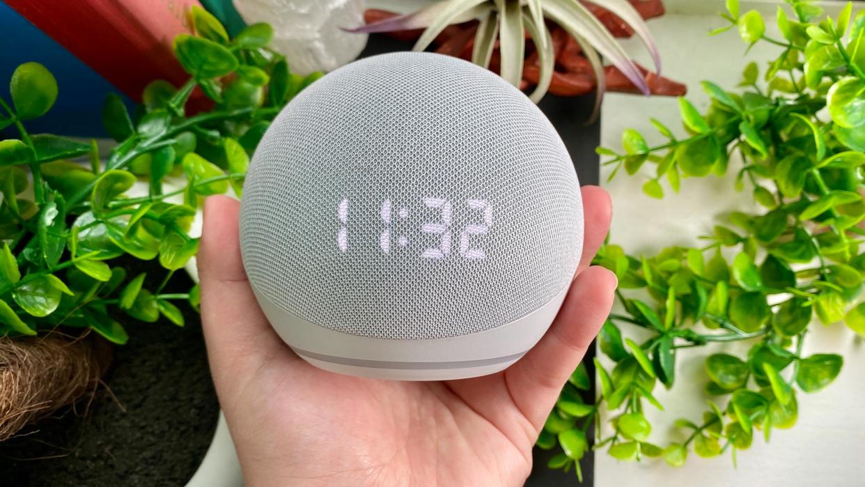  Echo Dot with Clock review. 